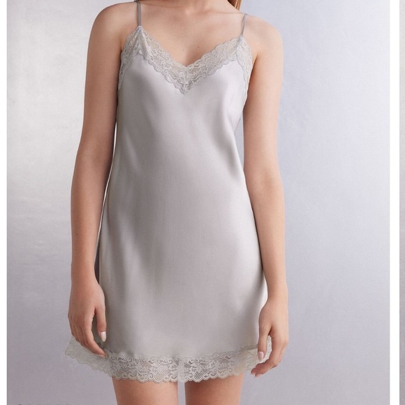 intimissimi Dresses & Skirts - Intimissimi Womens ice gray lace silk slip dress L NEW